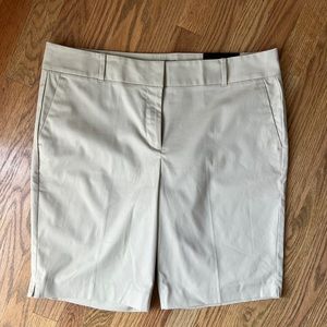 Ann Taylor NWT-sz14 boardwalk shorts 11’ inseam